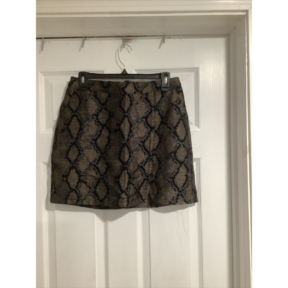 Express Skirt womens Size 6 ,High Rise , Multi Colors